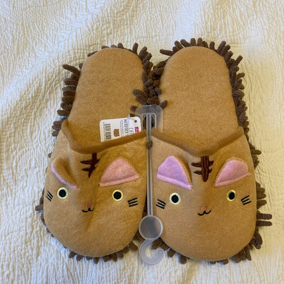 Kitty Cat Slippers Eats Dust Bunnies NWT - Picture 1 of 3